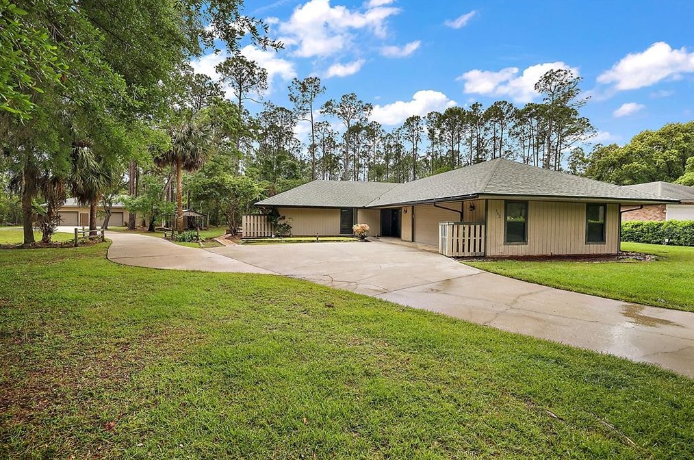 142 Timber Ln, Eustis, FL 32726-2514