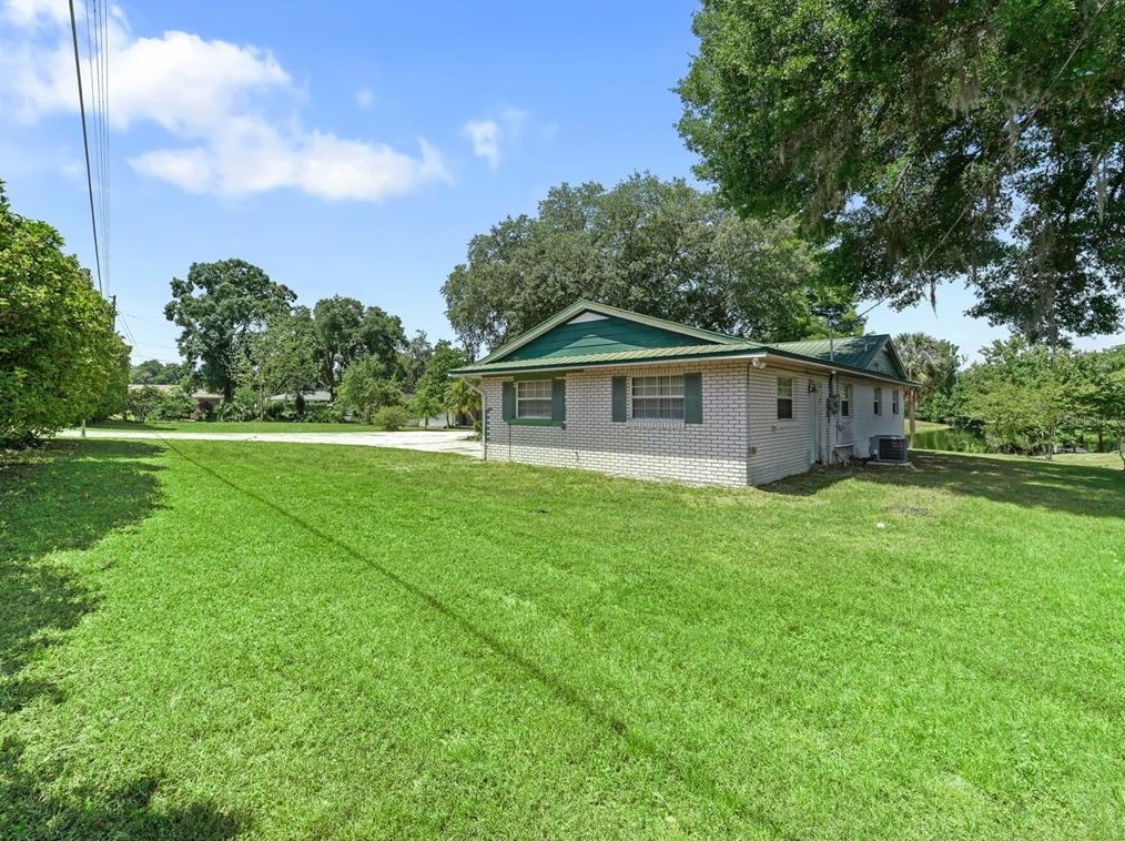 35539 Lake Unity Rd, Fruitland Park, FL 34731-6222