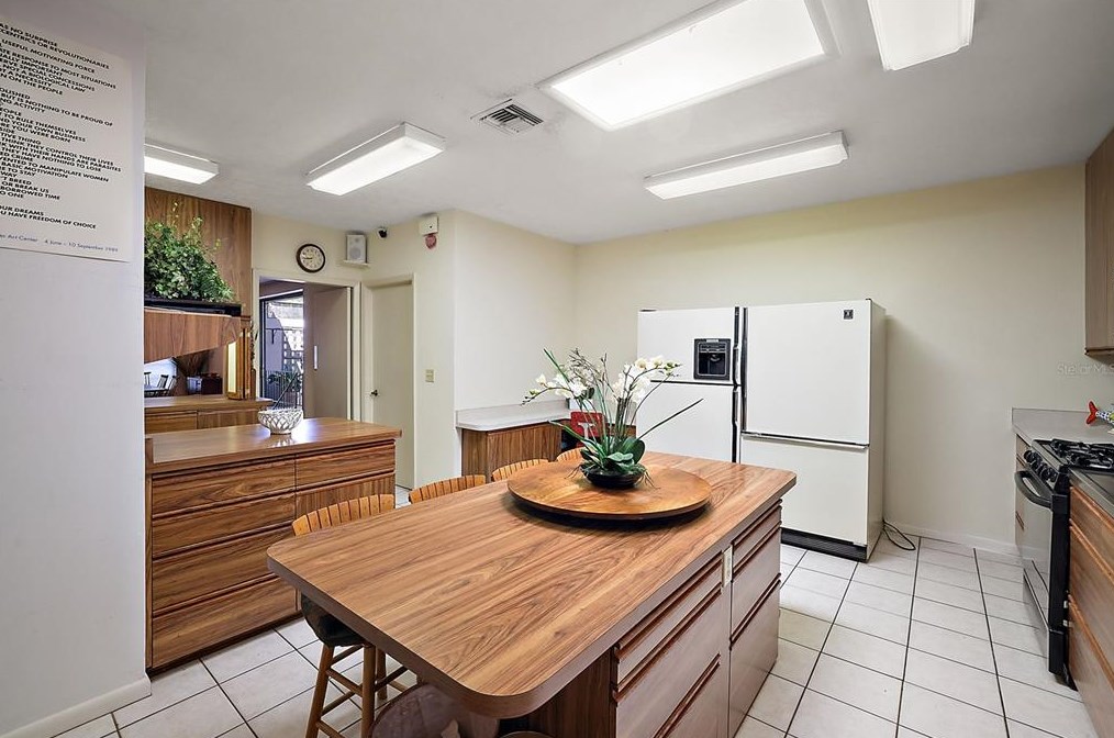 625 Sandlake Ct, Mount Dora FL  32757-6084 exterior