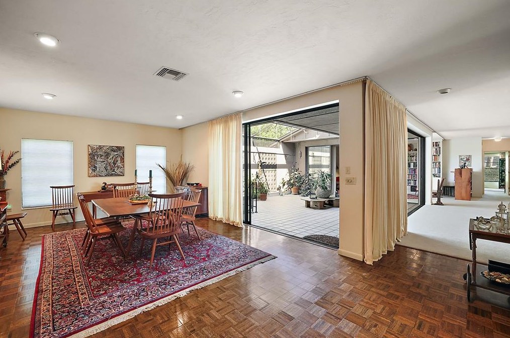 625 Sandlake Ct, Mount Dora FL  32757-6084 exterior