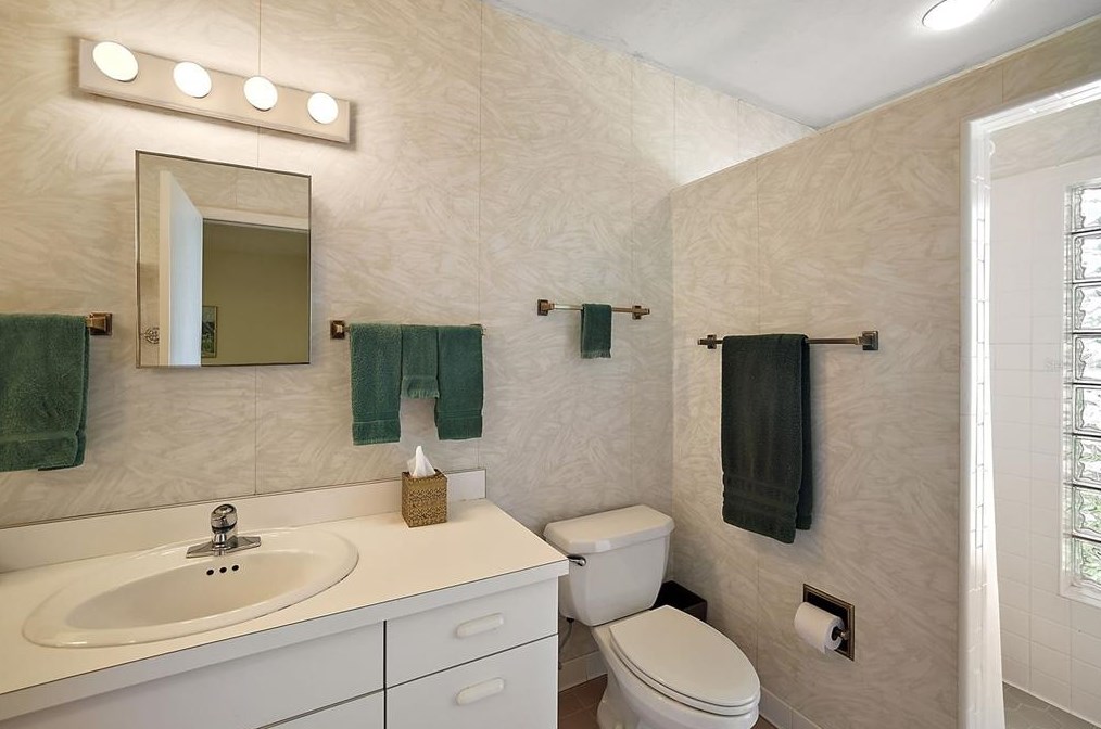 625 Sandlake Ct, Mount Dora FL  32757-6084 exterior