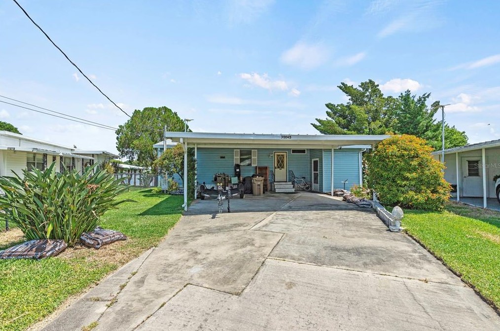 30045 Wausaukee Dr, Tavares, FL 32778