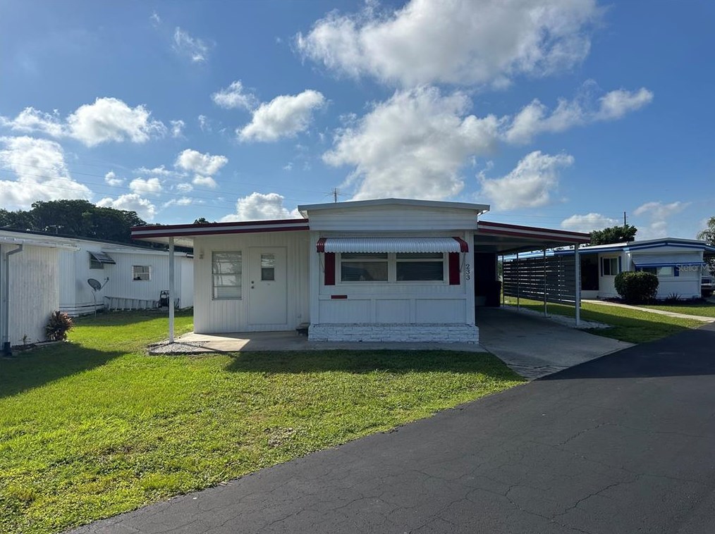 233 Rue De Fontaine, Tavares, FL 32778