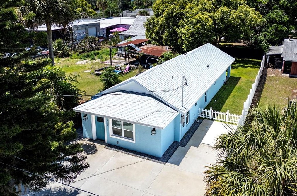 415 Orange St, Mount Dora FL  32757-6144 exterior