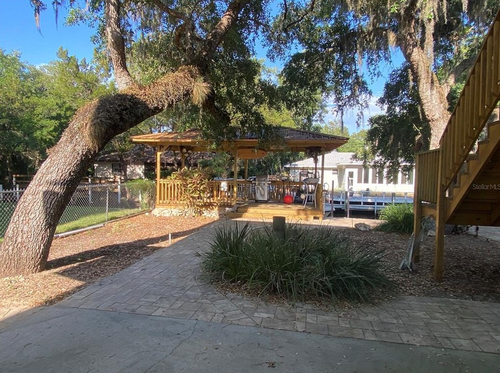 6805 Pinebranch Pt, Homosassa, FL 34448-4950