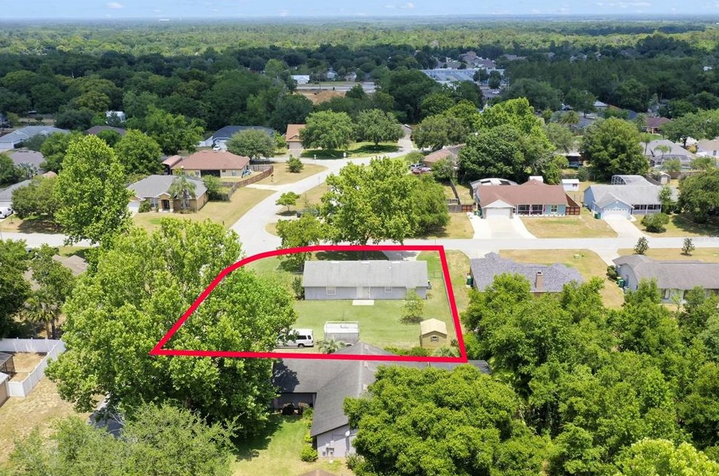 2600 Montecito Ave, Eustis FL 32726-4476 exterior