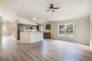 24801 Cranes Roost Cir, Leesburg, FL 34748 - Photo 16