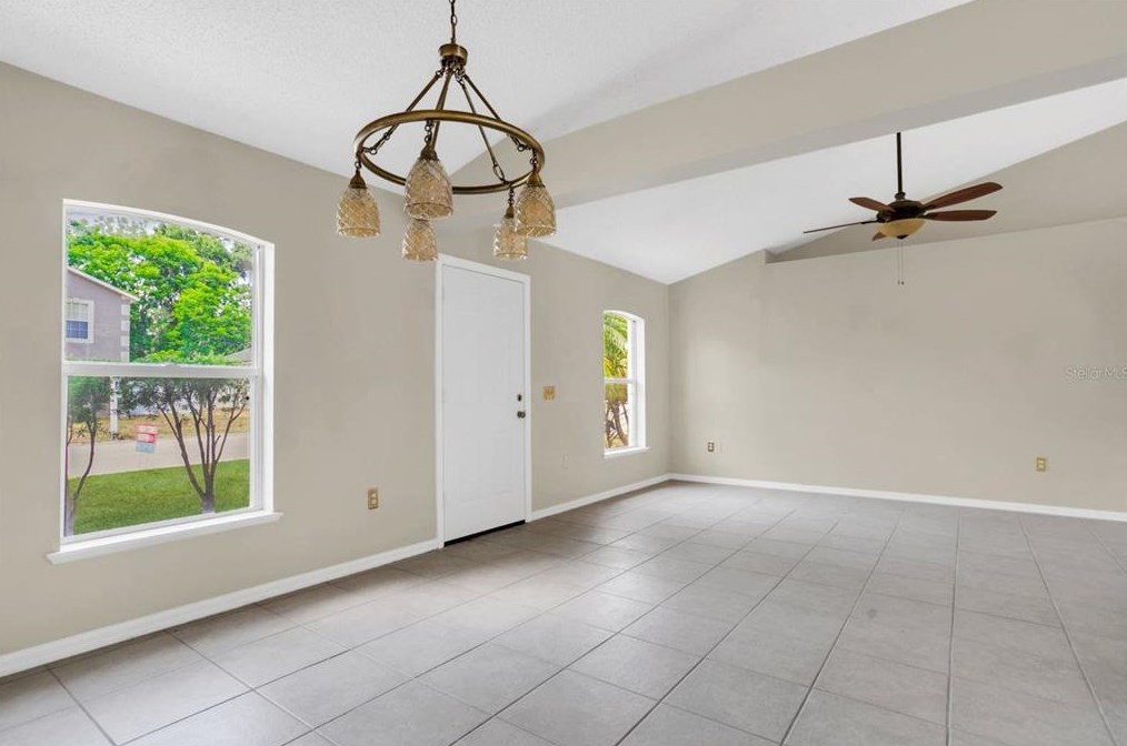 5614 Oakwood Knoll Dr, Lakeland, FL 33811-1513