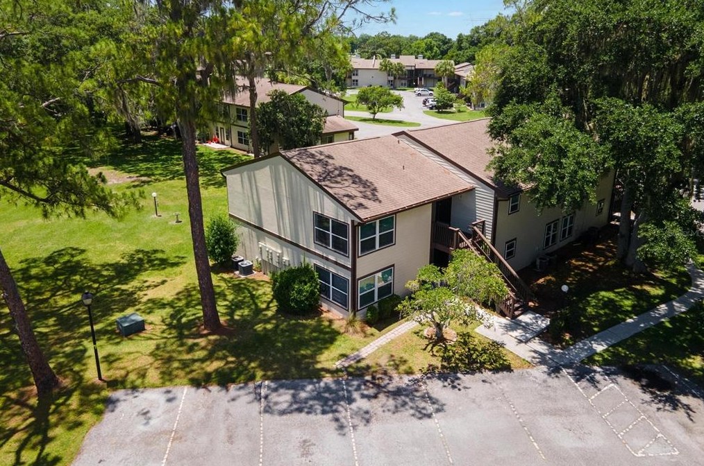 12201 Sandalwood Dr, Wildwood, FL 34785-9703