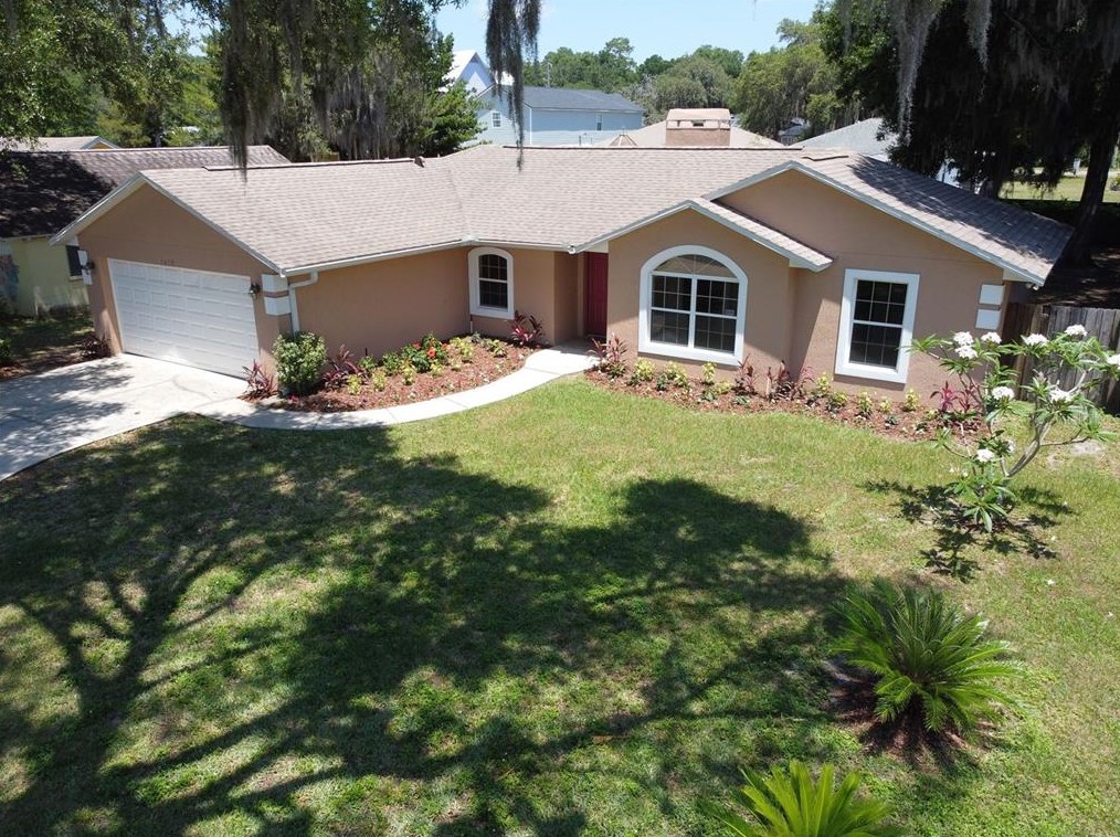 1419 E 8th Ave, Mount Dora, FL 32757