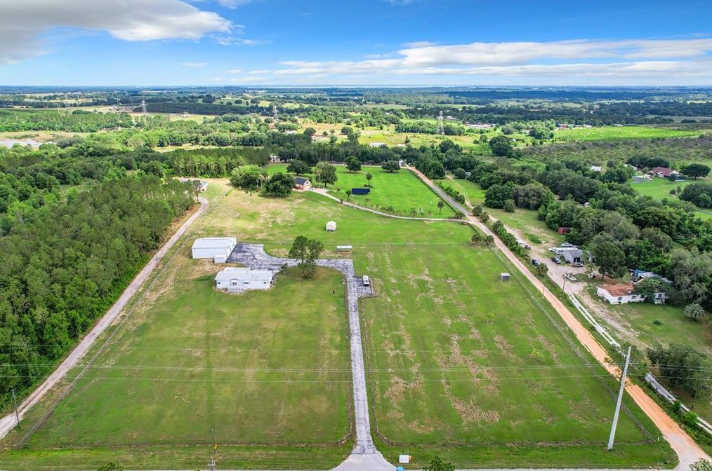 8409 Dewey Robbins Rd, Howey In The Hills, FL 34737-4553
