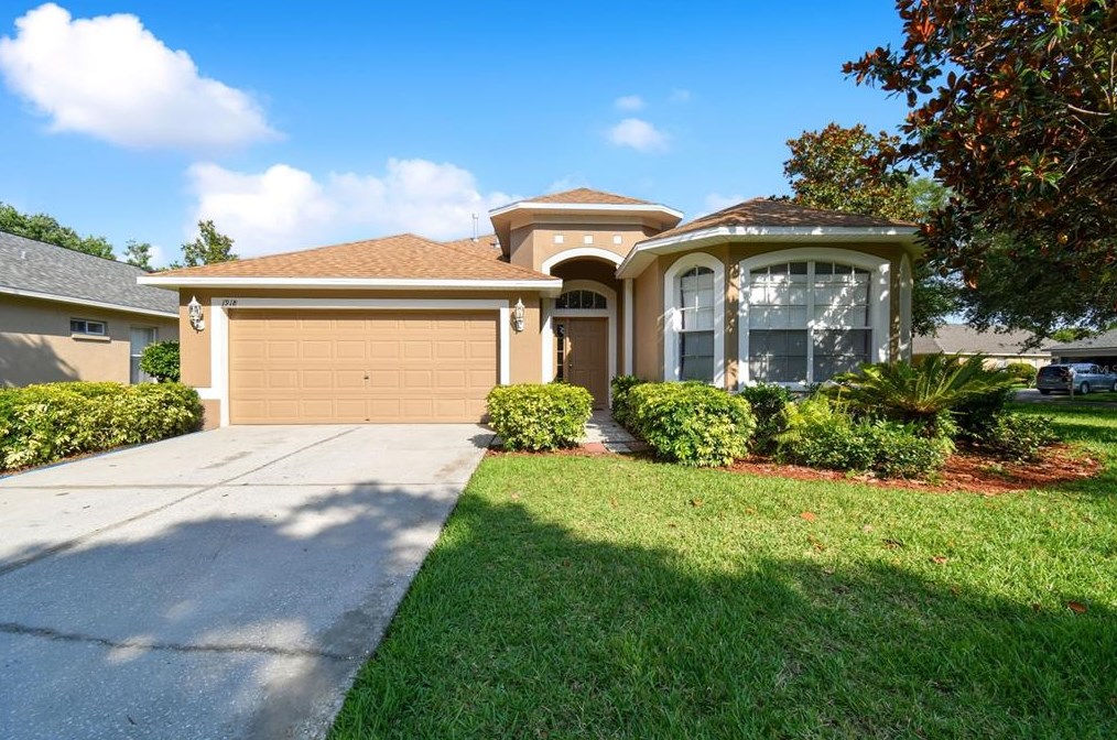 1918 Sean Wood Cir, Brandon, FL 33510-2716