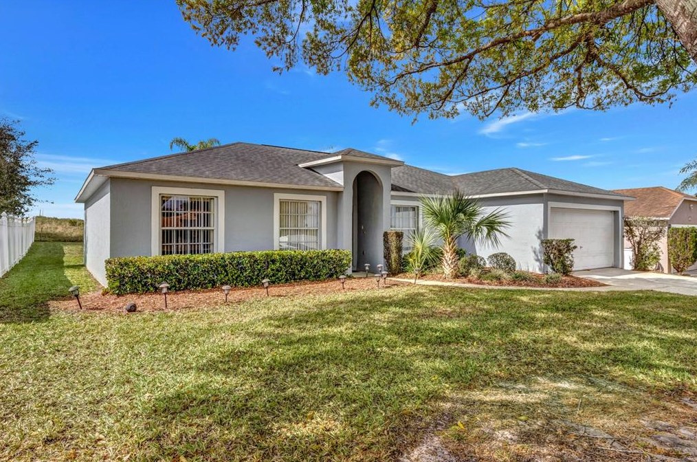 113 Thornbush Pkwy, Davenport, FL 33837-5854