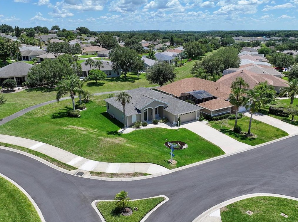 3249 Baltic Sea Blvd, Tavares, FL 32778-9102