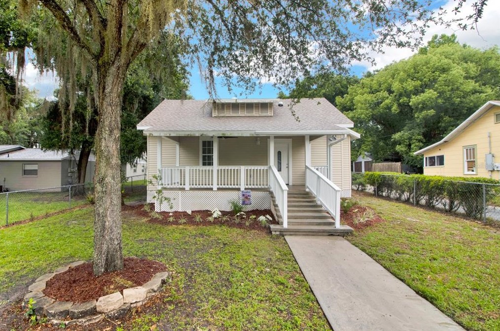 214 12th St, Leesburg, FL 34748-4960