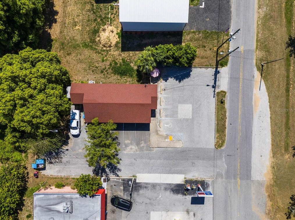 16927 Lakeside Dr, Montverde FL  34756-3247 exterior