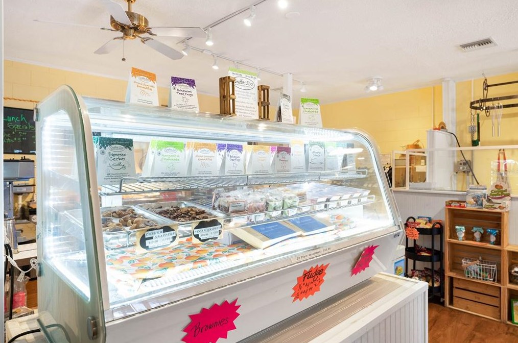 16927 Lakeside Dr, Montverde FL  34756-3239 exterior