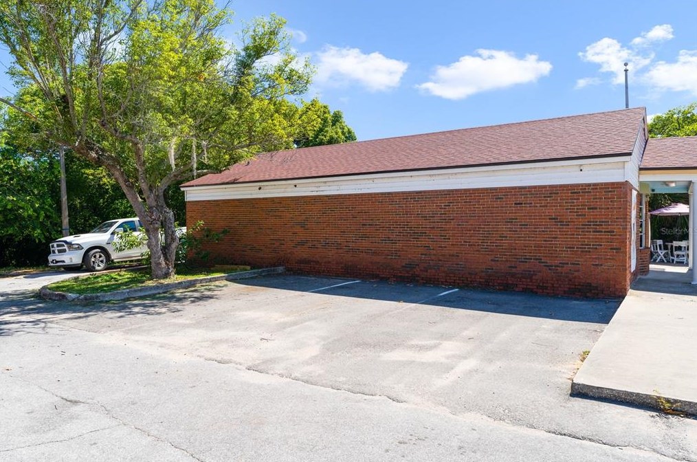 16927 Lakeside Dr, Montverde FL  34756-3247 exterior