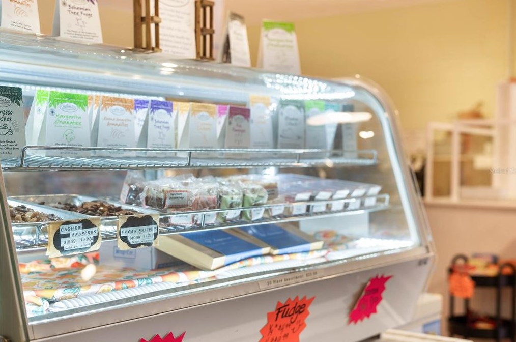 16927 Lakeside Dr, Montverde FL  34756-3247 exterior