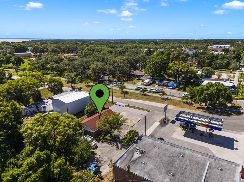 16927 Lakeside Dr, Montverde FL  34756-3247 exterior