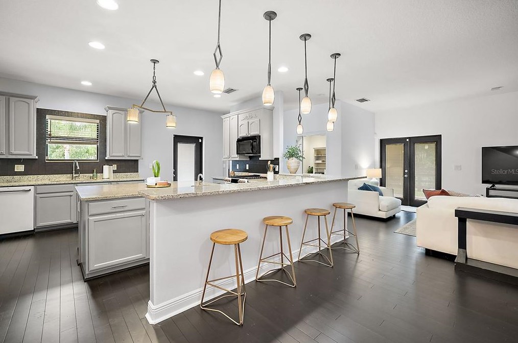 17660 County Rd 455, Montverde FL  34756-3023 exterior