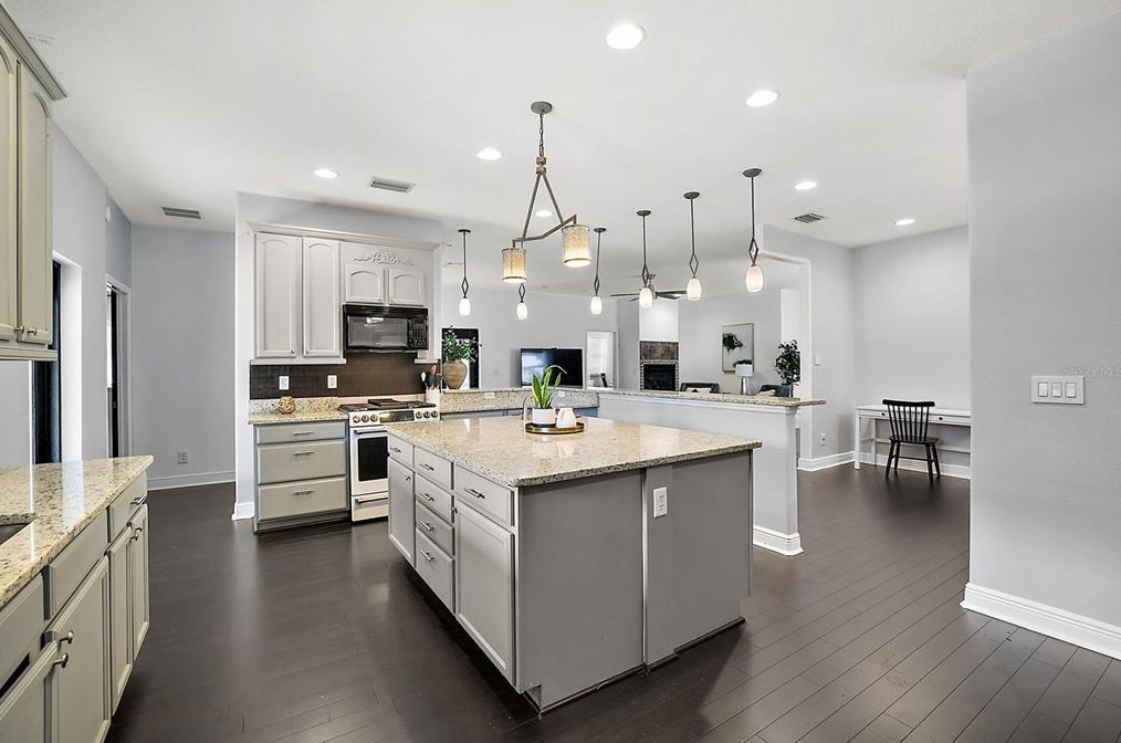 17660 County Rd 455, Montverde FL  34756-3023 exterior