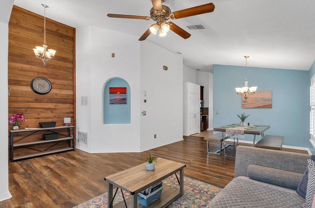 1541 Indian Oaks Trl, Kissimmee FL 34747-1951 exterior