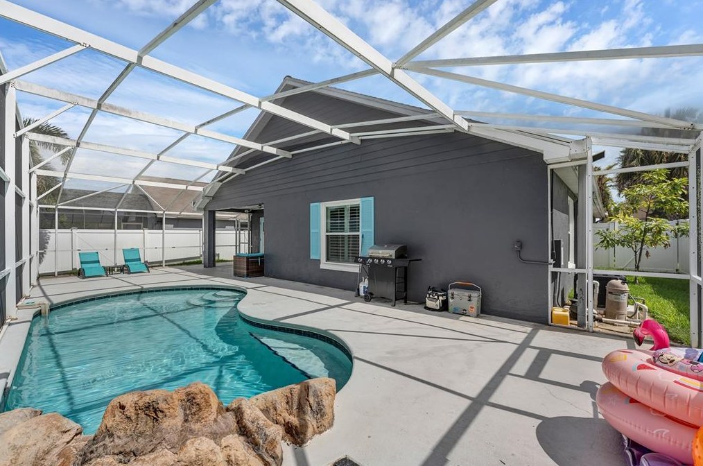 1541 Indian Oaks Trl, Kissimmee FL 34747-1951 exterior