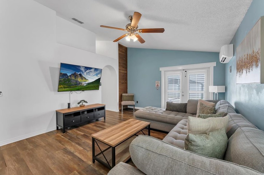 1541 Indian Oaks Trl, Kissimmee FL 34747-1951 exterior