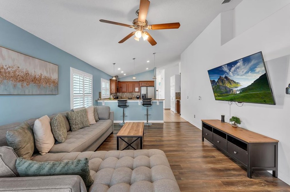 1541 Indian Oaks Trl, Kissimmee FL 34747-1951 exterior