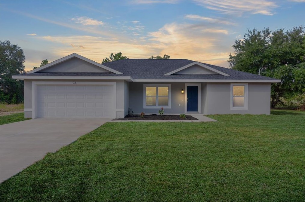 38 Malauka Dr, Ocklawaha, FL 32179