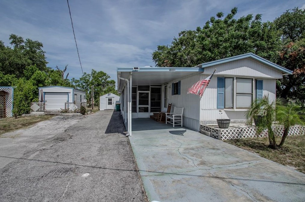 1306 Westland Dr, Tavares, FL 32778