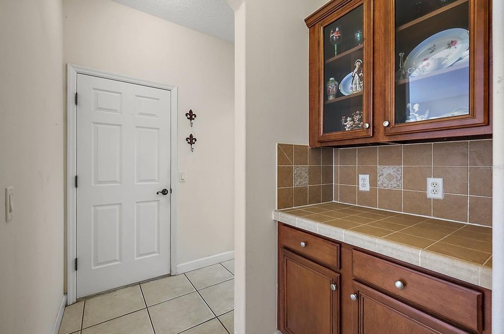 13806 Wellington Ln, Grand Island FL  32735-9114 exterior