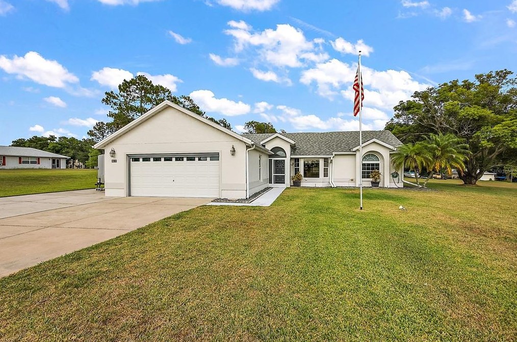 36130 S Grays Airport Rd, Fruitland Park, FL 34731