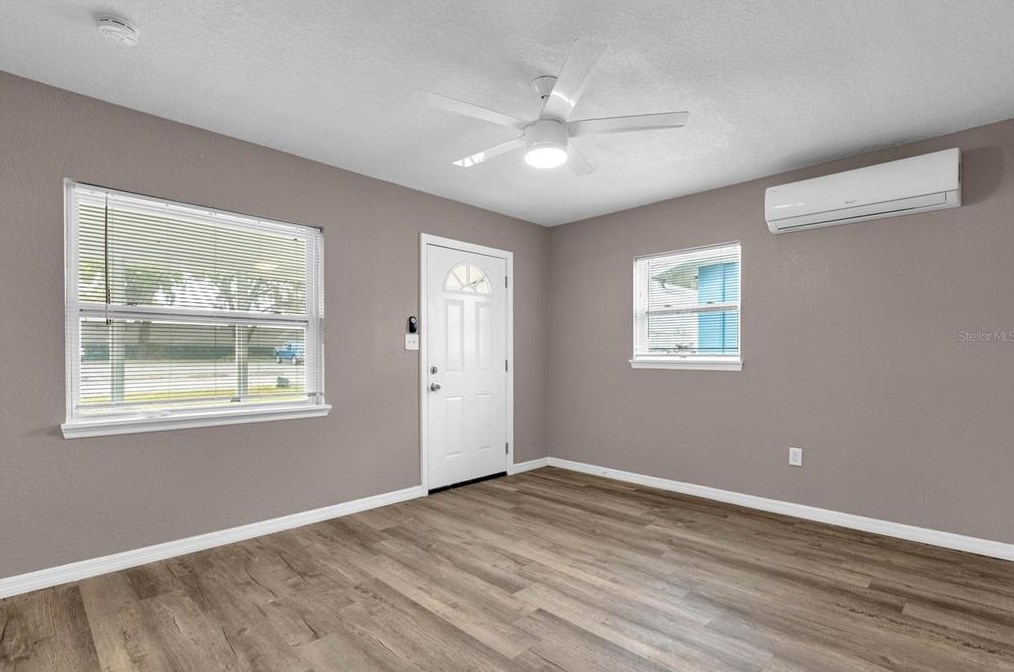 914 Adams St, Leesburg, FL 34748-5339