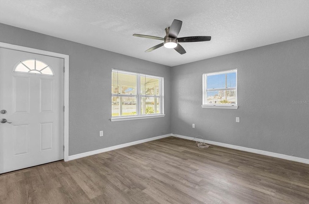 912 Adams St, Leesburg, FL 34748-5339