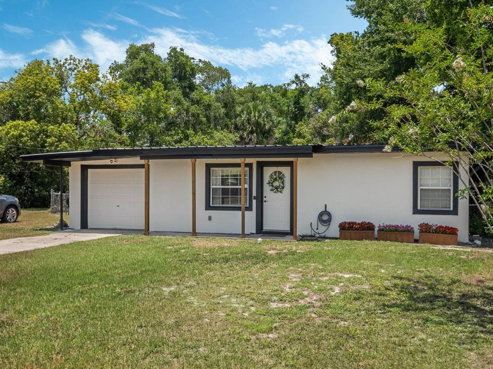 61 Orange St, Apopka, FL 32703-4207