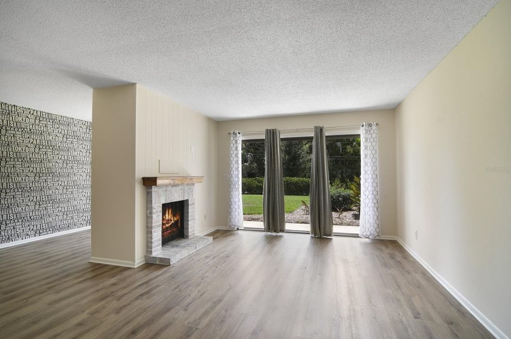 1051 S Highland St #1b, Mount Dora, FL 32757