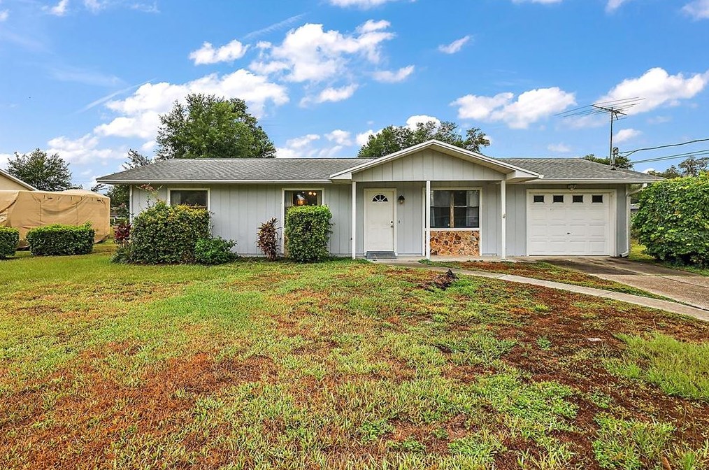 2295 Croat St, Mount Dora, FL 32757