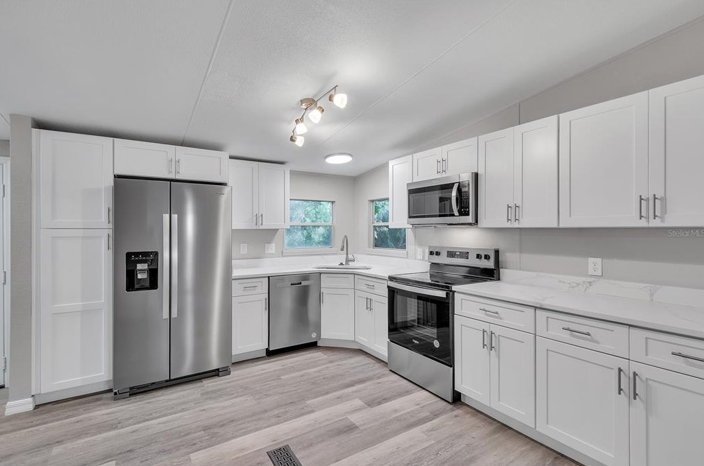 26619 June Ave, Eustis, FL 32736
