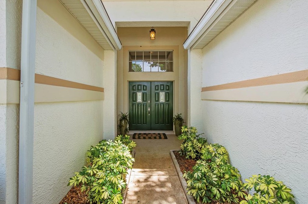 7028 Pine Hollow Dr, Mount Dora, FL 32757