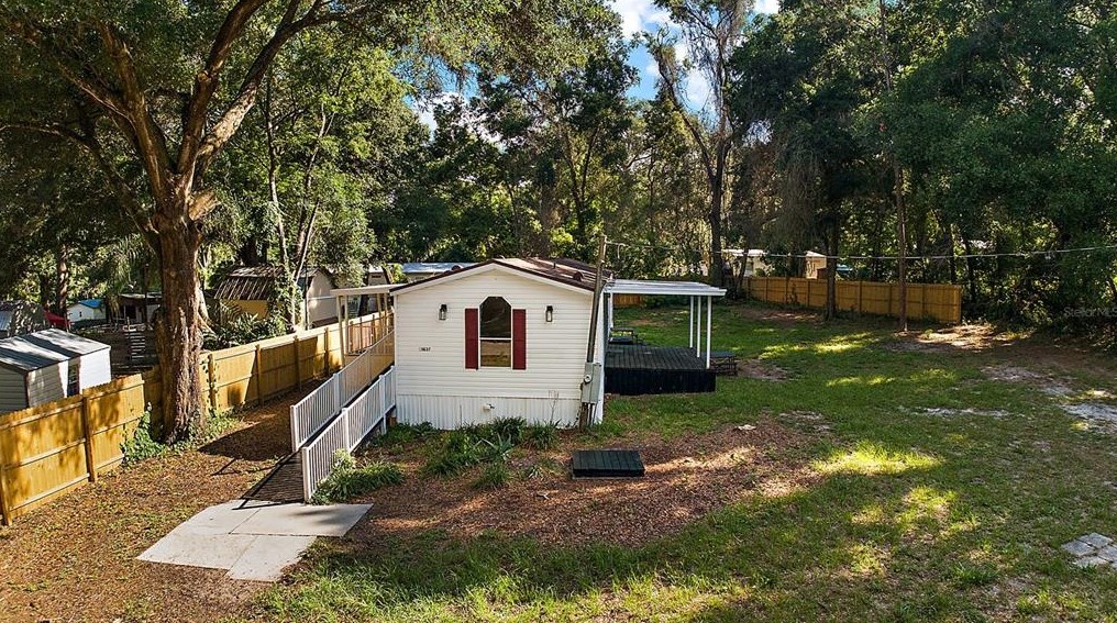 1637 Leesburg Blvd, Fruitland Park, FL 34731