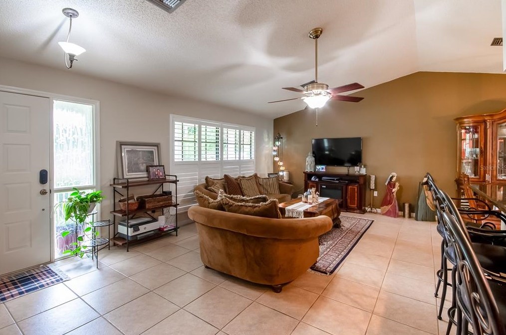 694 Jefferis Ct, Eustis, FL 32726