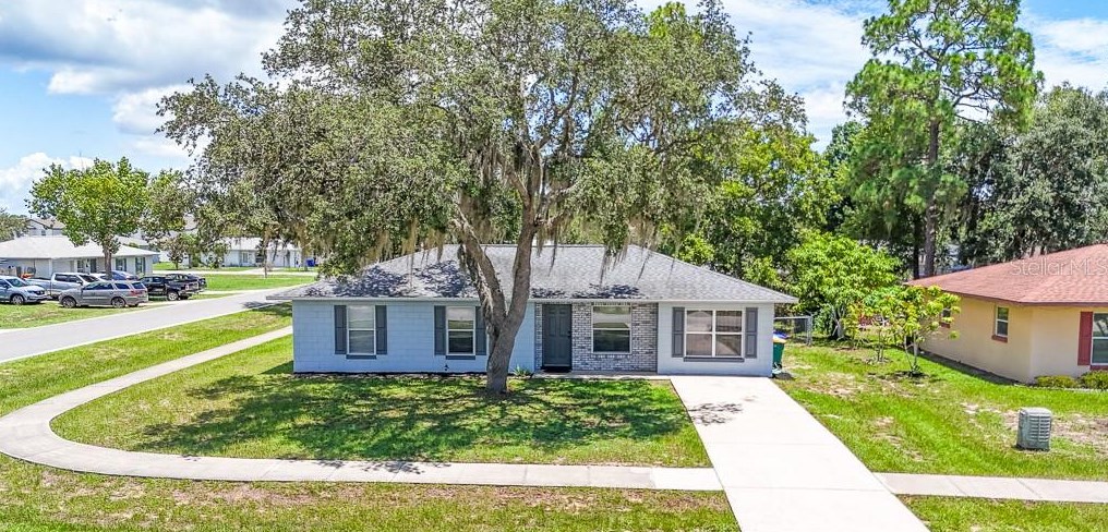 1416 S Dora Blvd, Tavares, FL 32778