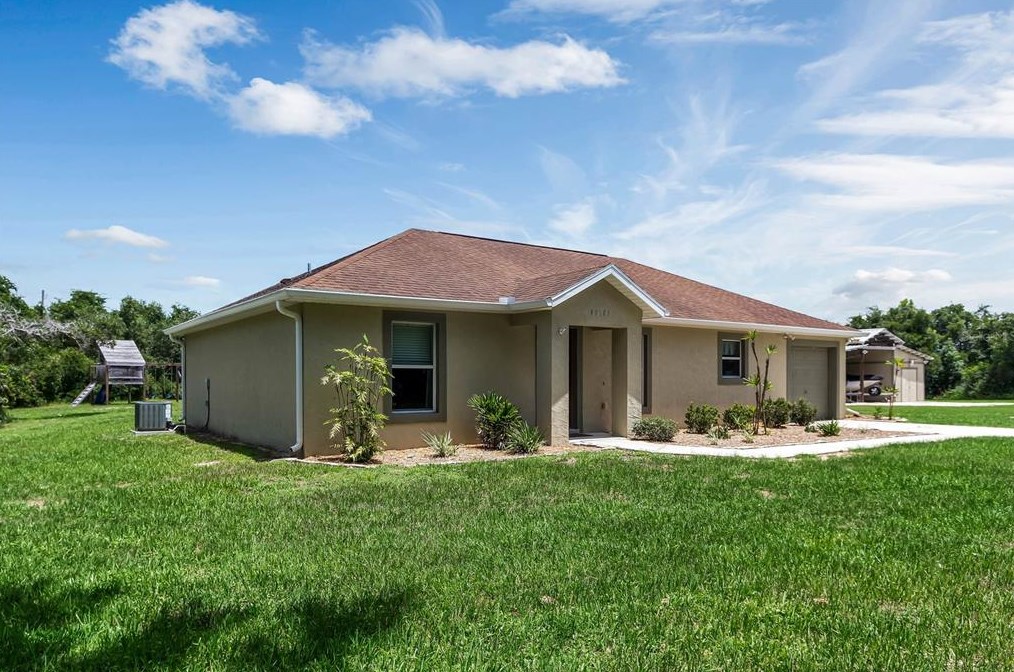 40702 E 6th Ave, Umatilla, FL 32784