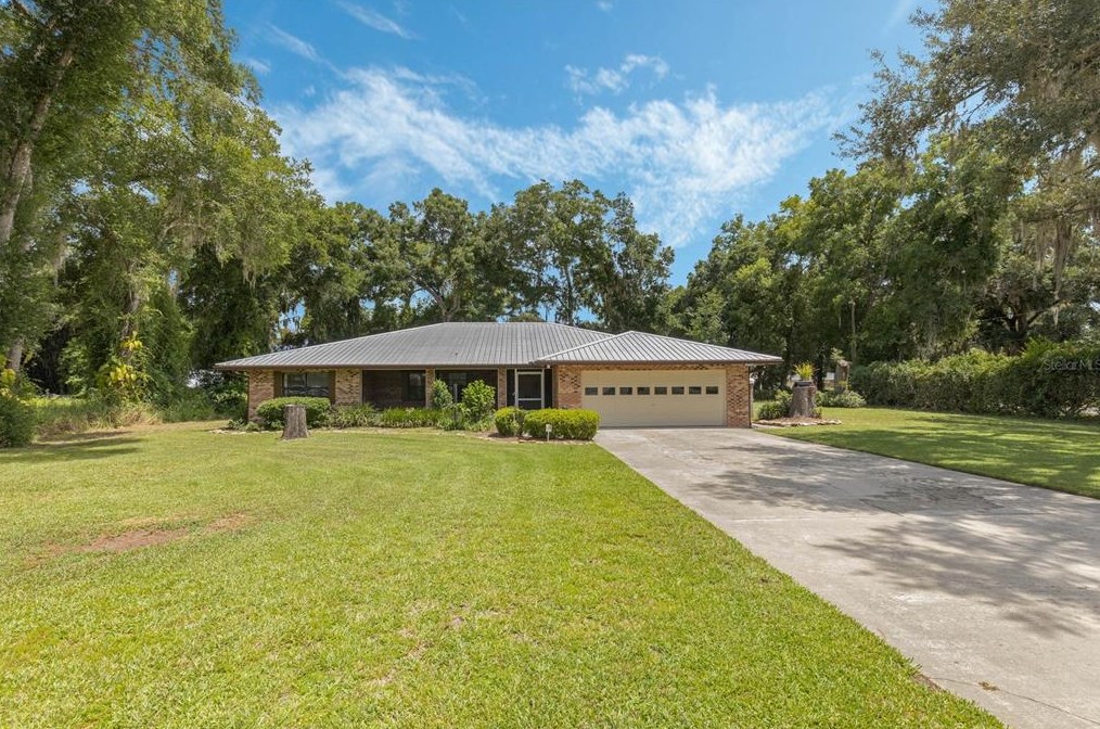 17819 Palm St, Umatilla, FL 32784