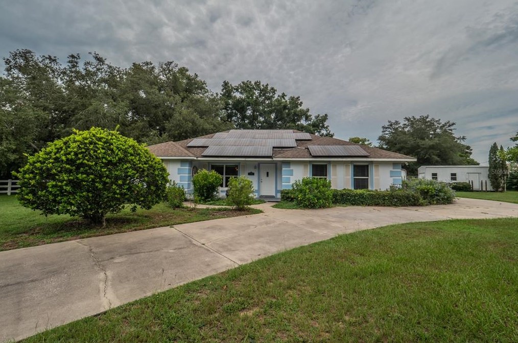 4 Beach St, Umatilla, FL 32784