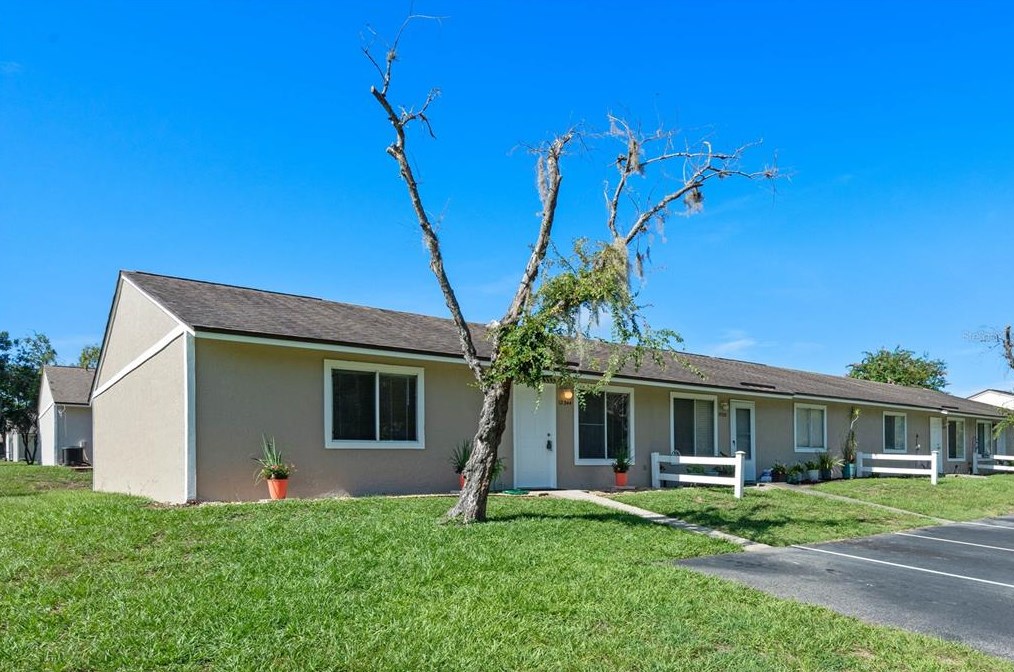 12344 Tavares Ridge Cir, Tavares, FL 32778