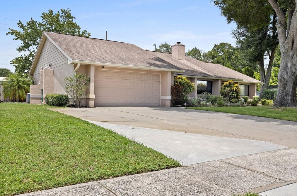 3081 Stratford Ln, Mount Dora, FL 32757