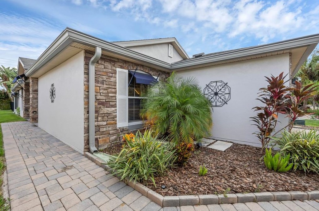 336 Grand Canal Dr, Kissimmee, FL 34759